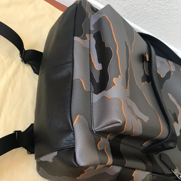 $550 NWT Coach Charles Backpack with Camo Print F3 - Picture 5 of 8